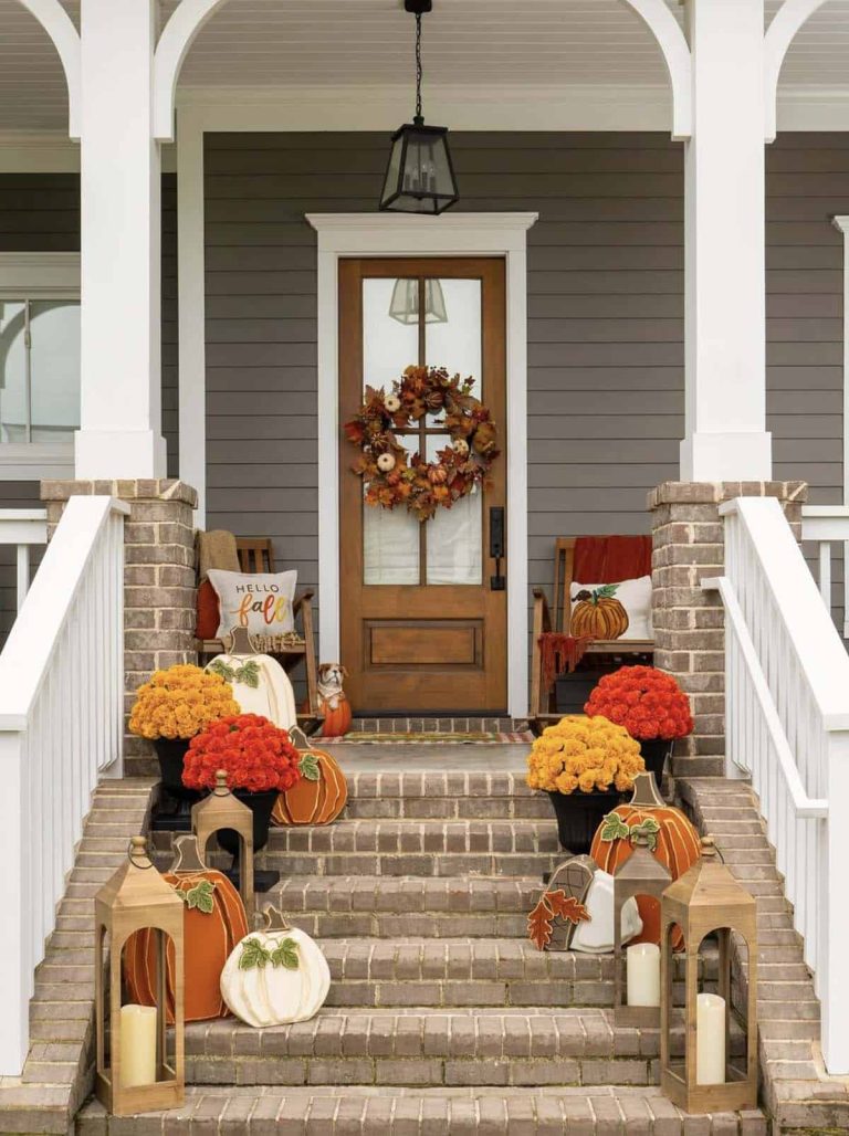 13 Fall Porch Decor Ideas for Apartments (No Yard Required)