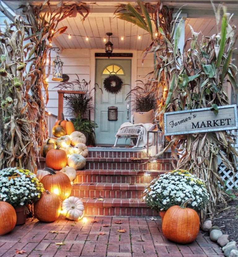 12 Fall Porch Decorating Ideas with Corn Stalks That Actually Look Curated
